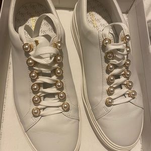 White sneakers with white pearls